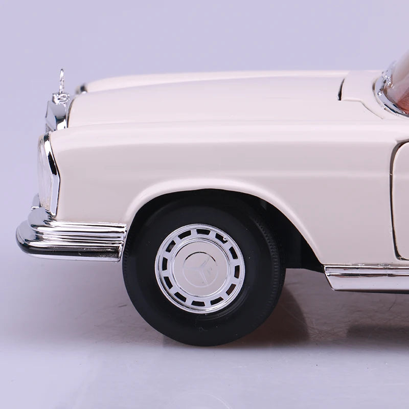 German Mercedes-Benz 280SE 1967 1:18 - Ethnika-Time